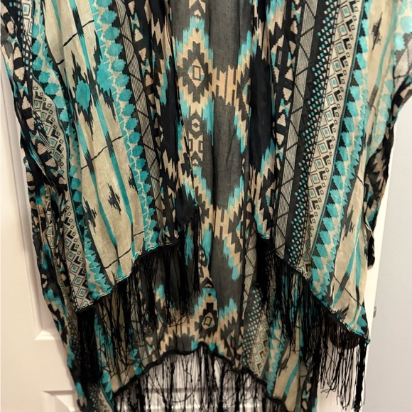 Bohemian Patterned Kimono - Picture 6 of 9